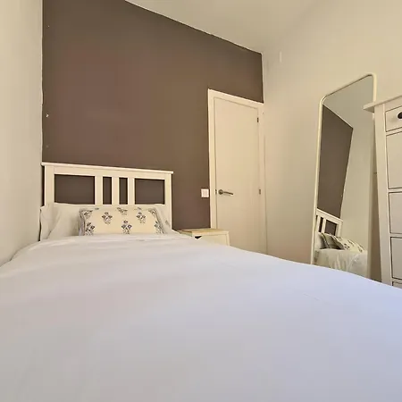 Walk To Camp Nou - Wi-fi Ac 3 Bed By Myrentalhost Lägenhet *