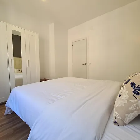 Walk To Camp Nou - Wi-fi Ac 3 Bed By Myrentalhost Lägenhet *
