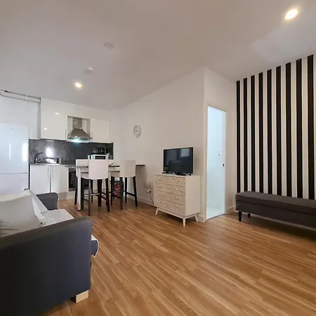 Walk To Camp Nou - Wi-fi Ac 3 Bed By Myrentalhost *